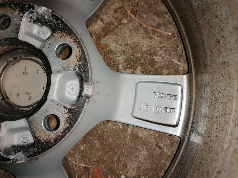 Jante originale Audi si anvelope 225/60 R16 iarna Pirelli winter 210