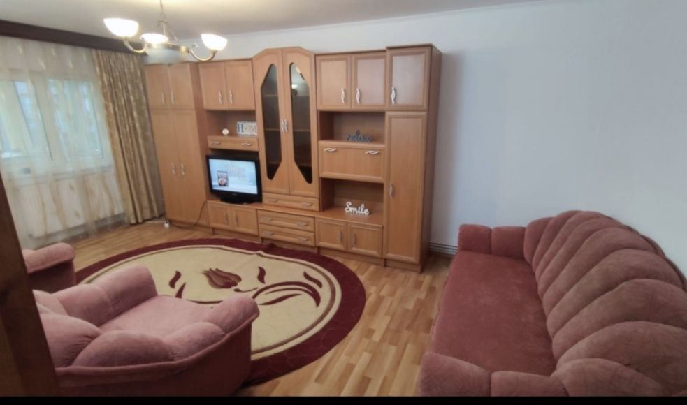 Proprietar,ofer spre închiriere ap cu 3  camere in Lenjn Sud!+ garaj