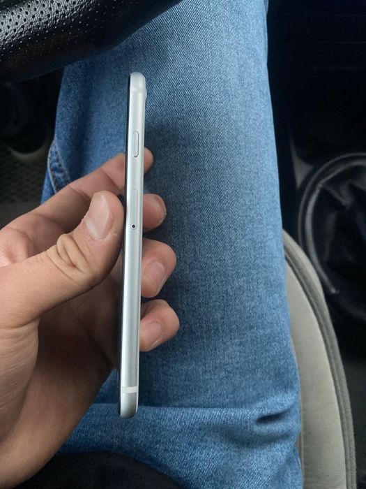 Iphone Se 2020 сатылады срочнооо