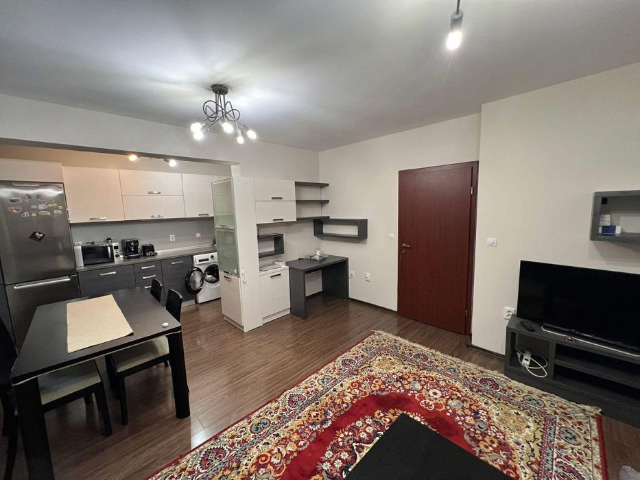 Дава се под наем Тристаен апартамент в София, Витоша - 90 кв.м за 796.62 € - Снимка #1