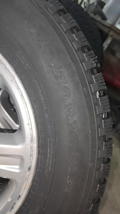 Продам шины без дисков . 225/70/16suv