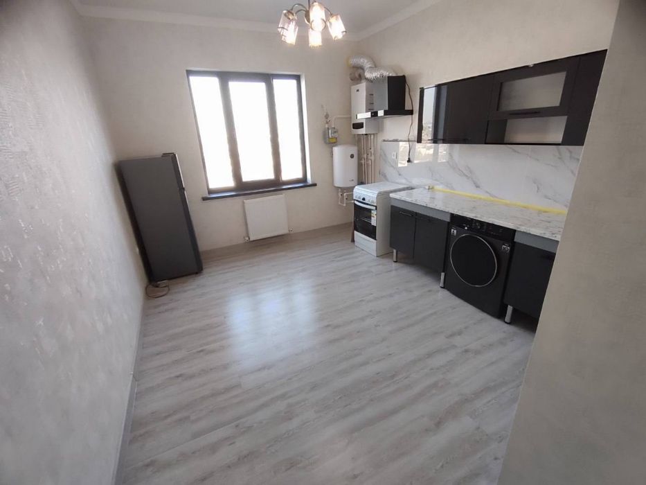 Uchtepa hokimiyat yonida Novostroyka 2-xona