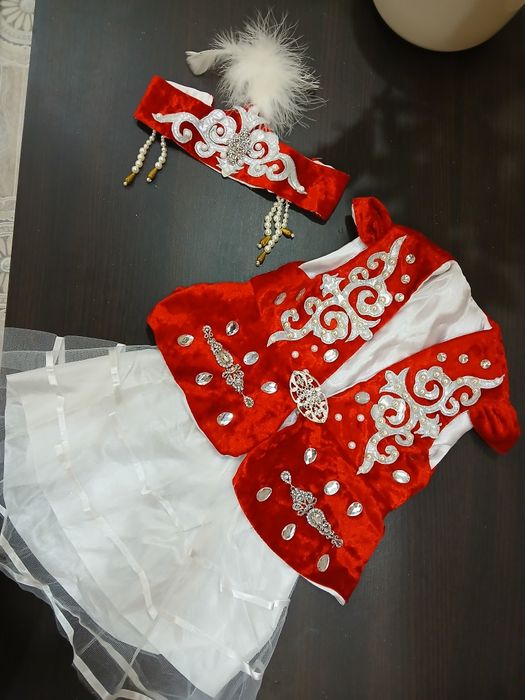 Продам на девочку 1 года