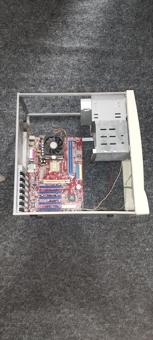 Компьютерный кейс mid tower