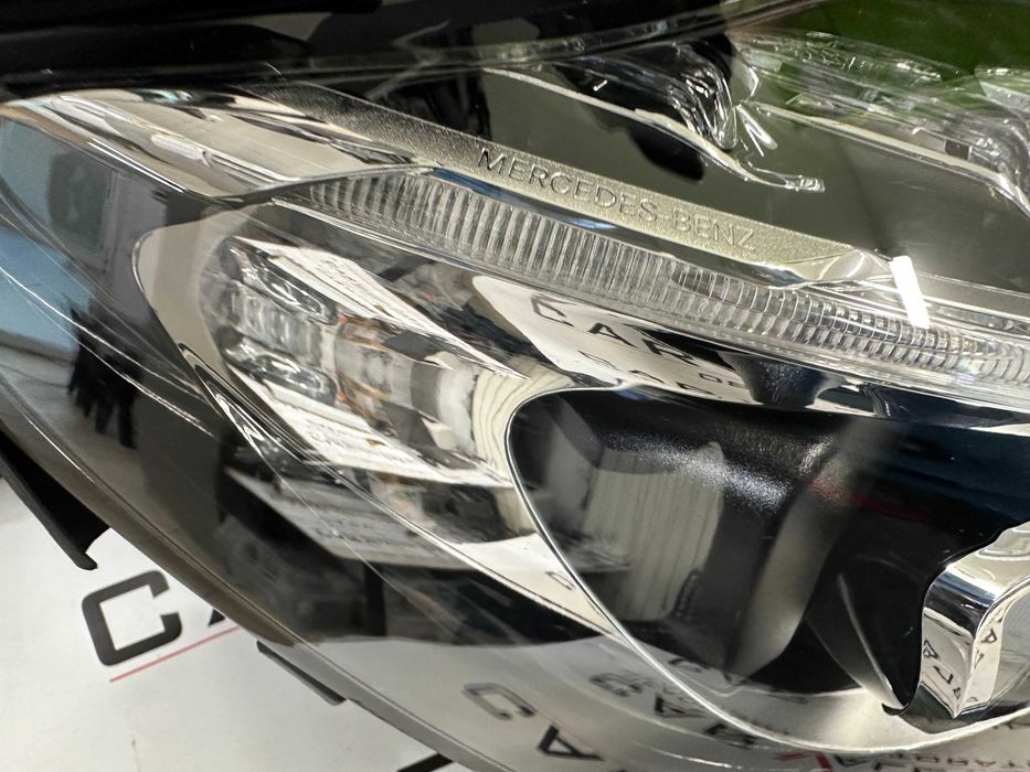 Фар фарове десен LED Mercedes C W205 far farove Мерцедес Ц В205 205