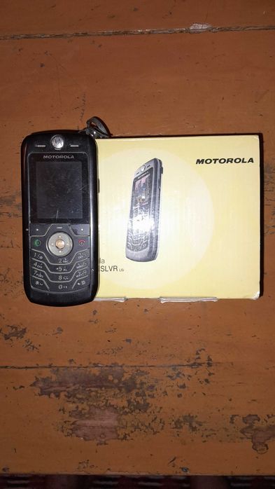 Телефон. Motorola L6.