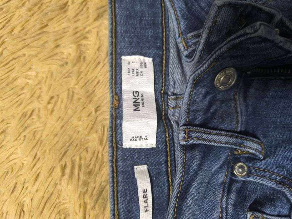 Продам девочковые джинсы