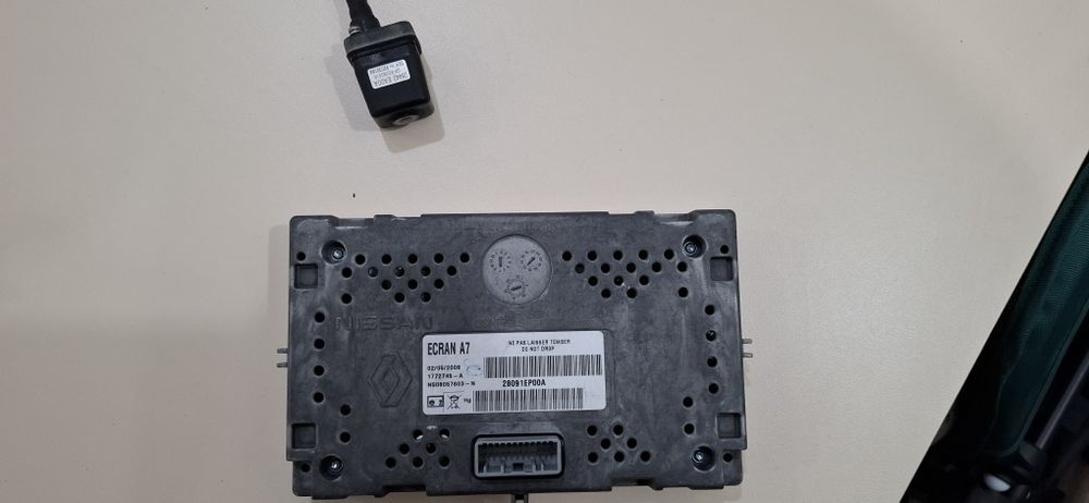 Монитор и камера Nissan pathfinder r51