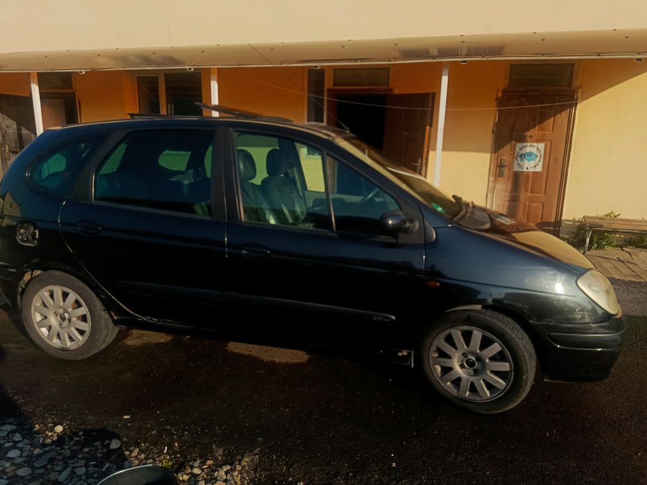 Продам машину  Renault scenic megan