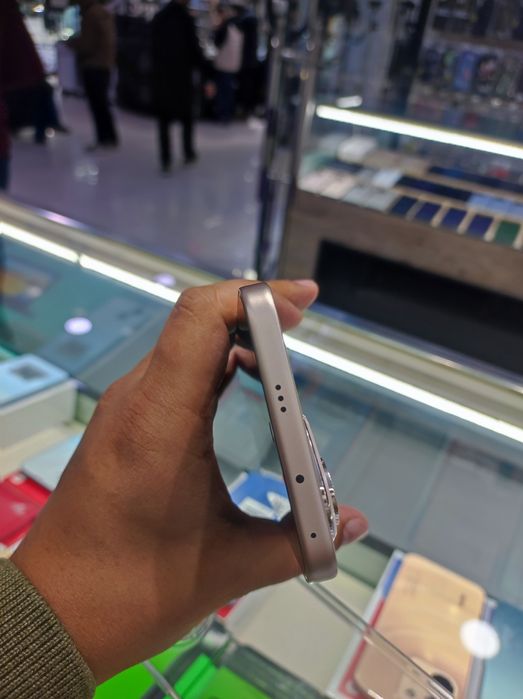 Honor 400 8/256gb срочно