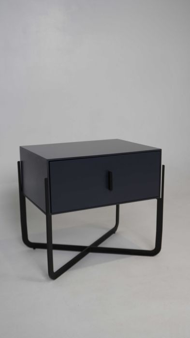 Темно-синяя тумба