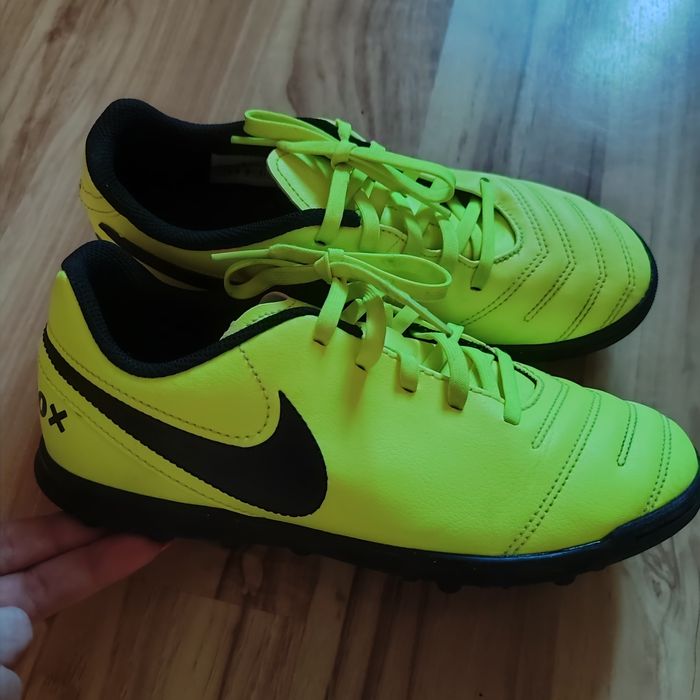 Футболни обувки Nike tempox