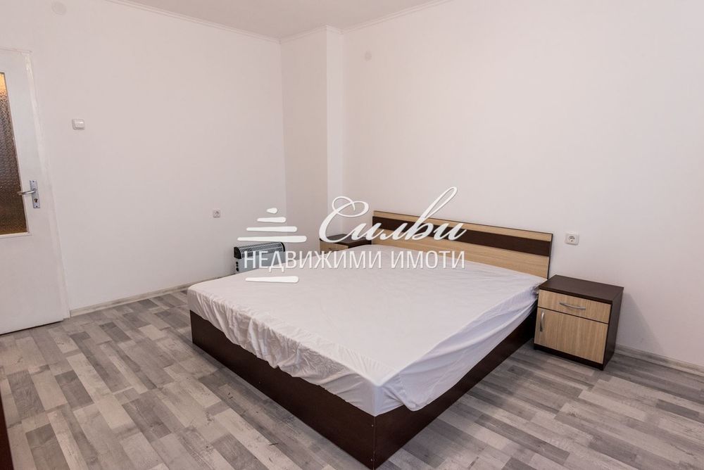 Продава се Двустаен апартамент в Шумен, Тракия - 72 кв.м за 1240 €/кв.м - Снимка #1
