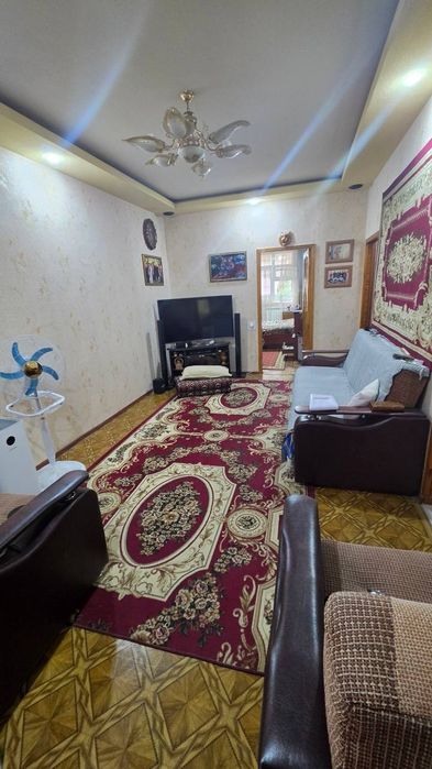 Продам чиланзар 10.  Двух комнатная