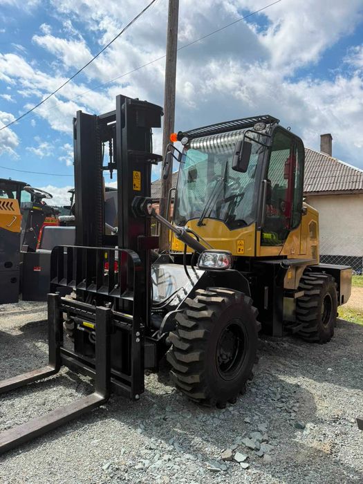 Stivuitor 4X4  Macao SM320