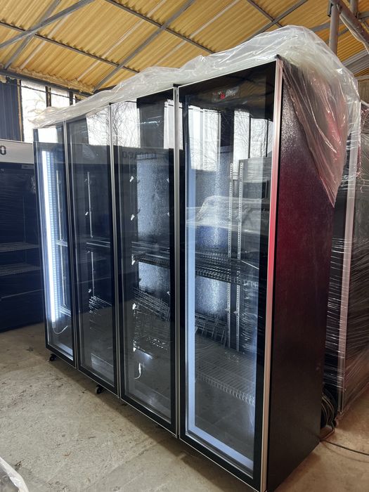 Vitrina frigorifica verticala cu 4 usi pentru sucuri sau flori