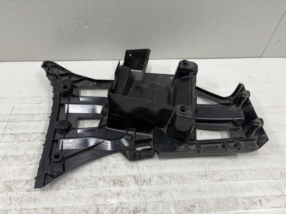 Десен водач / държач задна броня БМВ Х1 Ф48 BMW X1 F48