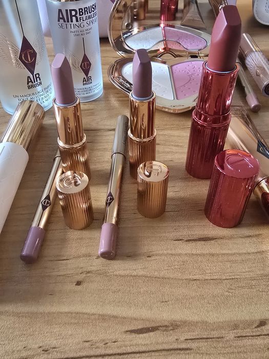 Оригинална козметика на Charlotte Tilbury