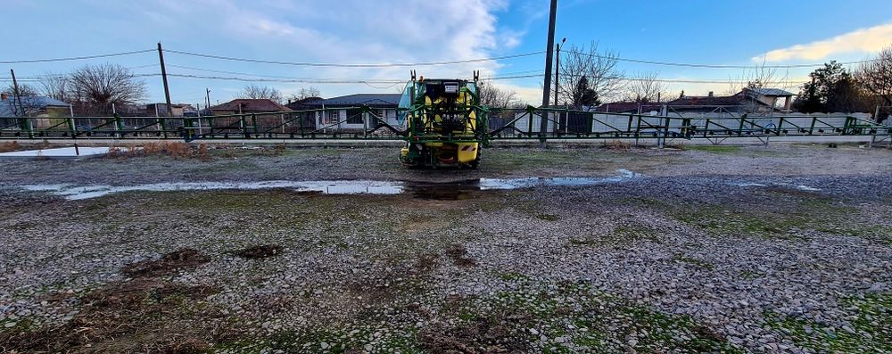 Instalatie de erbicidat John Deere 512 24 metri 1200 litri met pompa