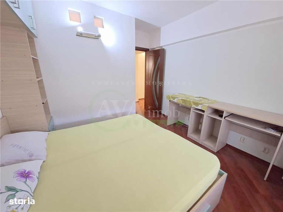 Apartamnet 3 decomandate, etaj 2, cu 2 bai, centrala, zona Ura