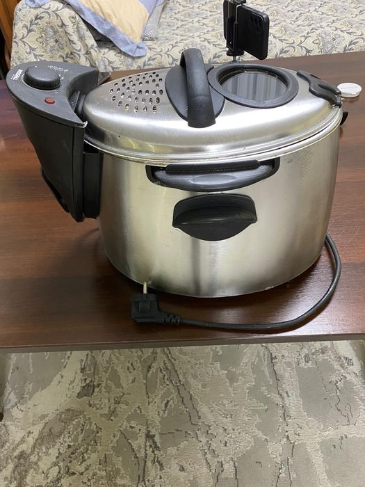 Фрутюрница б/у в хорошем состоянии.