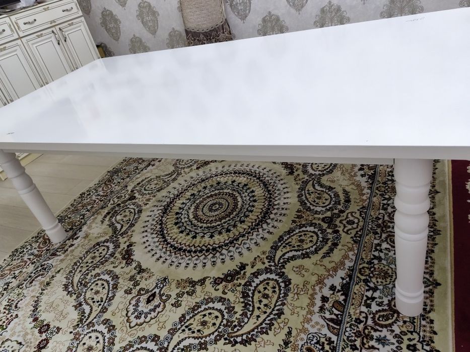 Столы в гостиную