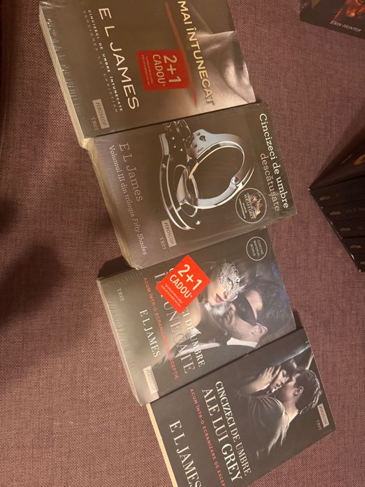 Cărți Cinzeci de umbre…