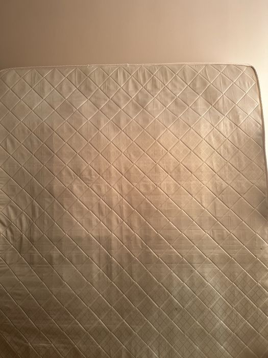 Отдам матрас 180х200