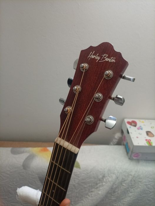Chitară acustică