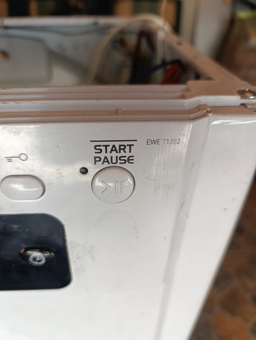 Пералня indesit EWE71252 за части
