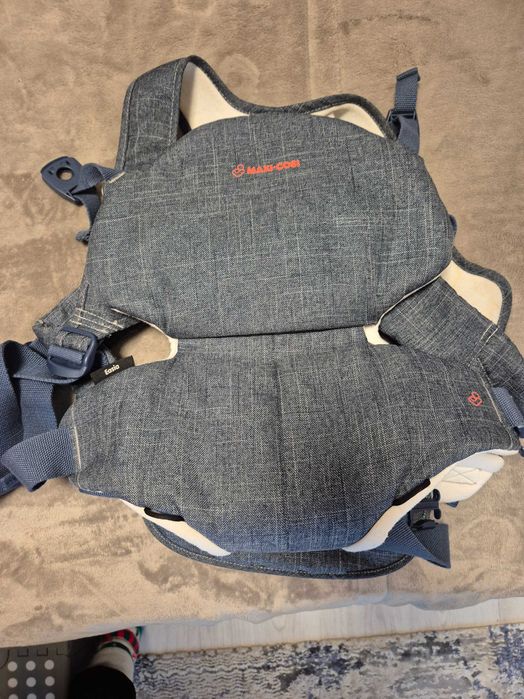 Продавам ергономично кенгуру (раница за бебе) Maxi-Cosi, модел Easia.