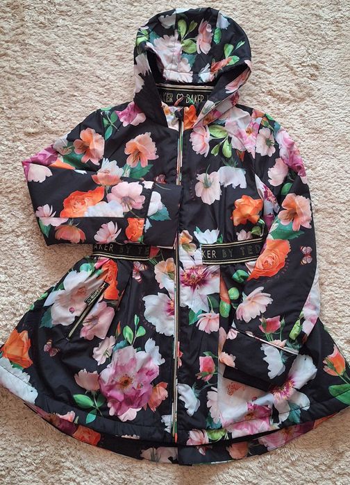 Vand geaca primavara-toamna Ted Baker 9 ani