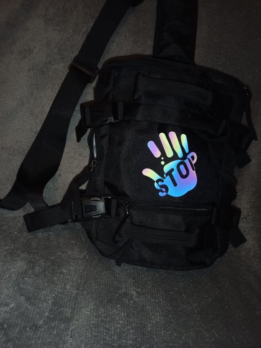 Сумку через влечо