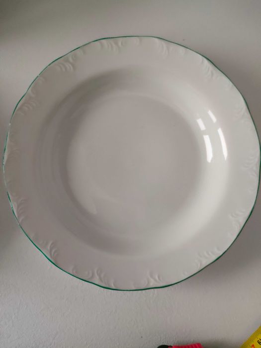 Порцеланови чинии