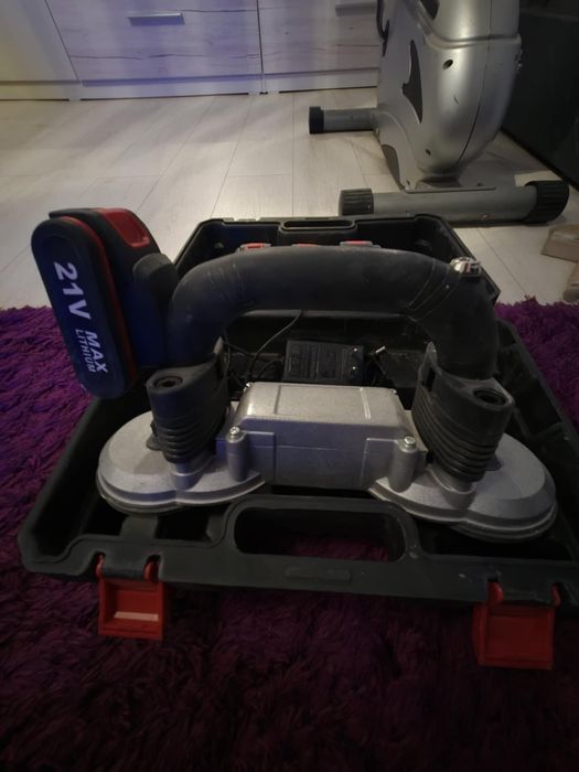 Ventuza vibranta pentru gresie