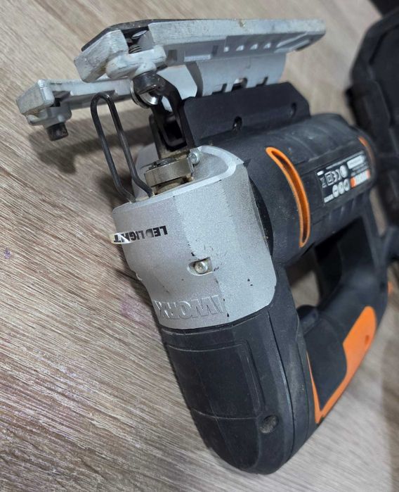 Прободен трион Worx WX479 750W