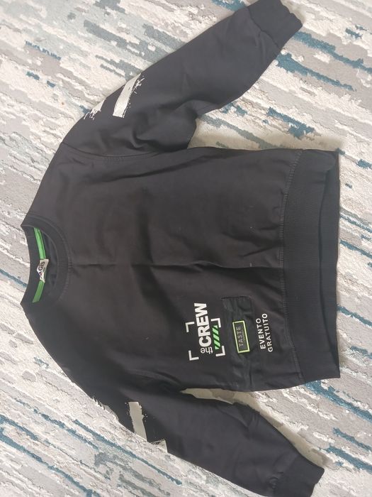 Бомбер, свитшот на 9-10 лет