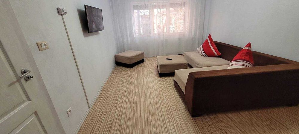 Garsoniera cf 1 Onesti, zona de jos, parter.   0757. 678. 898