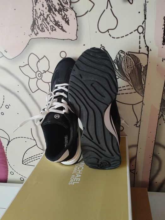 Нови оригинални сникърси MICHAEL KORS (МАЙКЪЛ КОРС)-41 номер