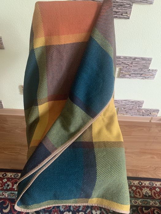 Одеяло, пледы, подушки, покрывало,