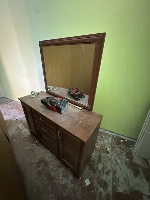 Mebel bu yaxshi sostayaniyada 3 tasi 2 ml