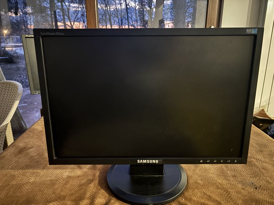 Samsung SyncMaster 2 monitor