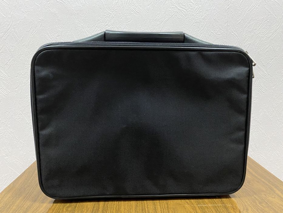 Дипломат. В отличном состоянии.