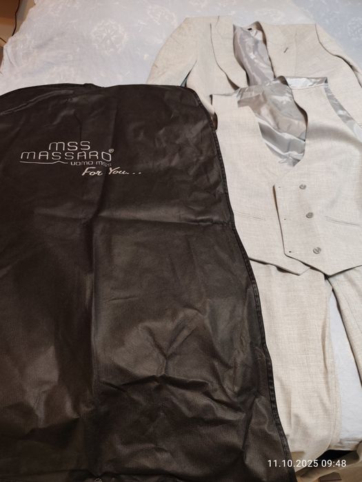 Нов неизползван костюм от 3 части