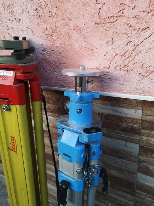 Leica Геодизични Инструменти Триноги за Оптичен Нивелир Щок  Gnss Прие