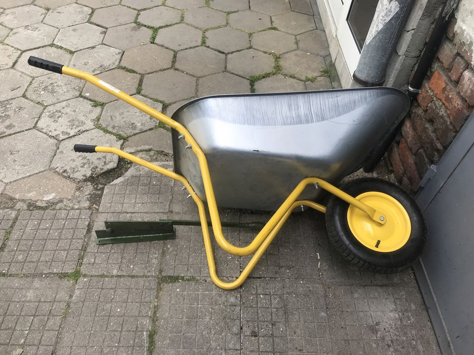 Градинска  количка. .