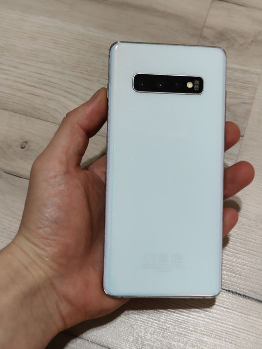 Samsung S10 Plus 128 gb Ram 8 android 12