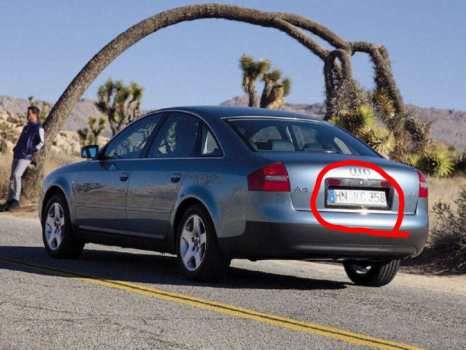 Кора около номера за Ауди 2001-2002