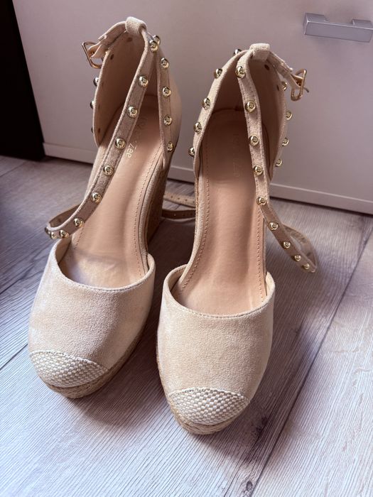 Летни сандали Deezee на платформа