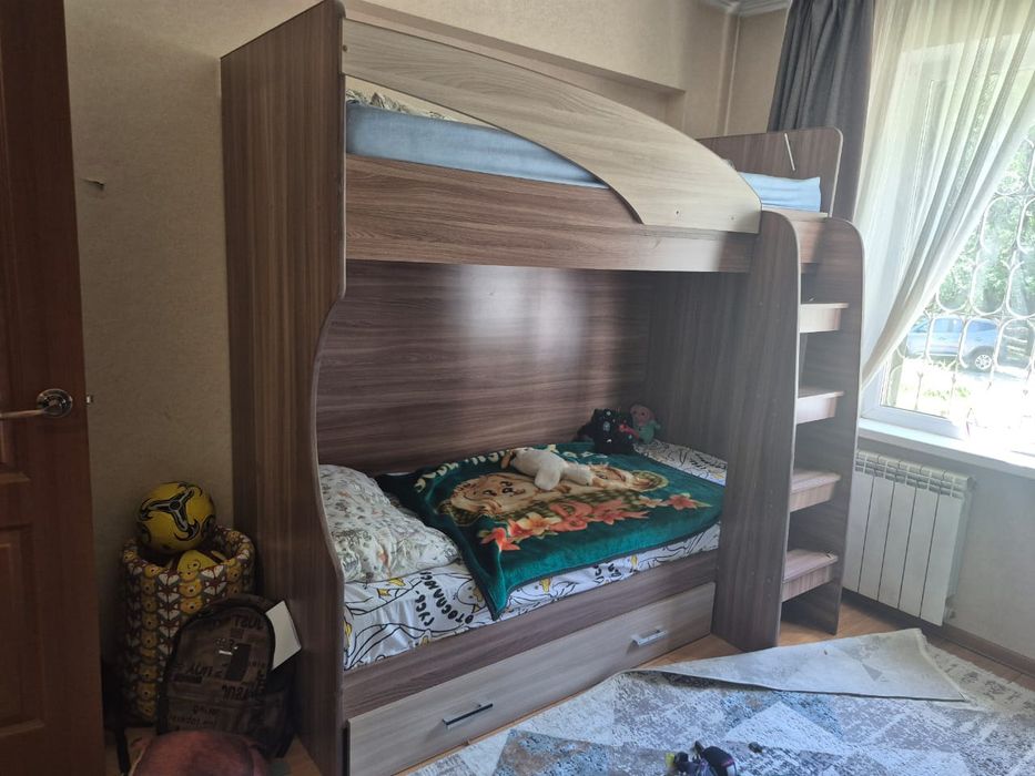 Продам двух ярустную кровать